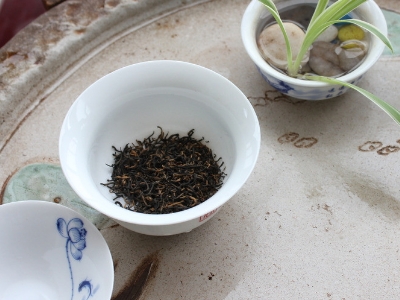 喝茶的好處和壞處分別是什么，長期喝茶有什么危害？