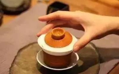 三才蓋碗的正確拿法，三才蓋碗抓碗法圖解