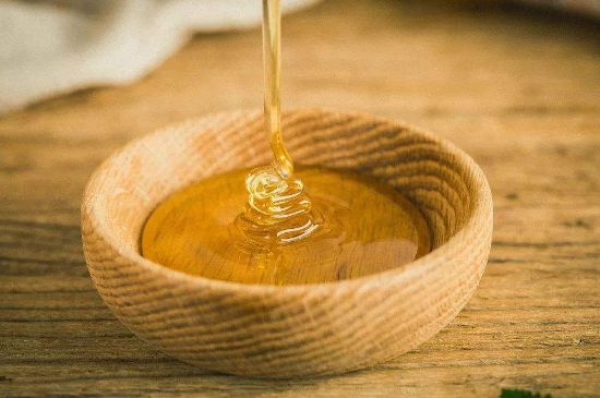 老茶浸蜜有什么功效，茶葉浸蜂蜜治咳嗽