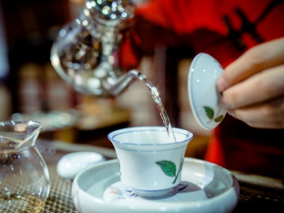 千萬別做兼職茶藝師，女人學(xué)茶藝好嗎？