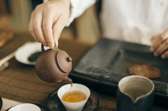 女人喝茶要行扣茶禮嗎，叩茶禮女士能用嗎？