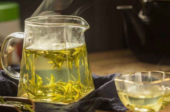 蜂蜜泡茶葉的副作用，蜂蜜泡茶葉有什么禁忌