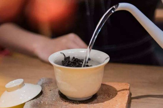 牛欄坑肉桂需不需要洗茶，武夷巖茶肉桂需要洗茶嗎？