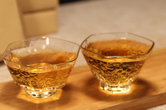 白茶的年份是怎么區(qū)分，如何辨別白茶年份