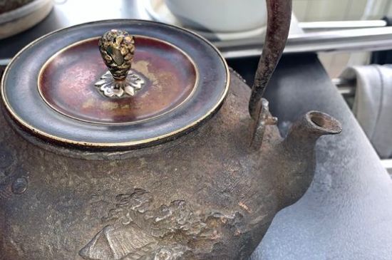 國產(chǎn)鐵壺危害，便宜鐵壺有毒嗎