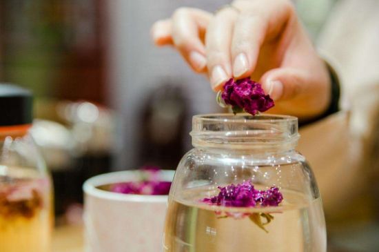 好玫瑰花茶多少錢一斤啊，玫瑰花茶價格多少錢合理？