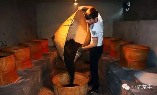 怎樣炭焙巖茶？揭秘武夷巖茶的炭焙技藝