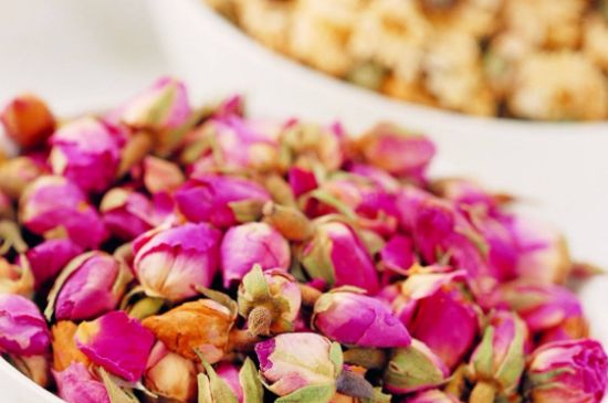 玫瑰花的最佳搭配，喝玫瑰花茶搭配什么喝好？