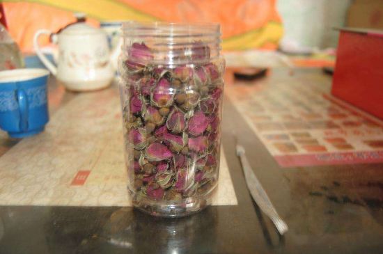 玫瑰花茶上火嗎，盲目喝玫瑰花茶易上火