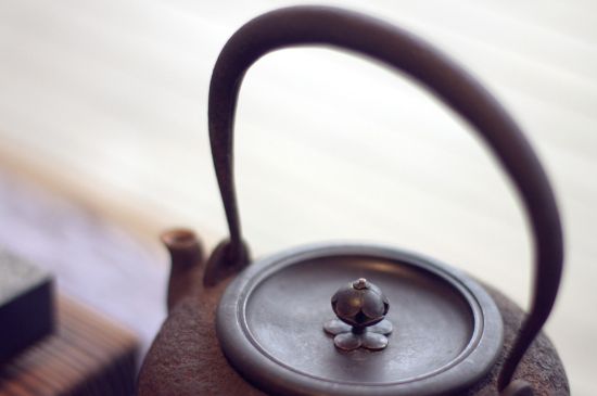 老鐵壺煮茶的害處，鐵壺為什么不能煮茶？