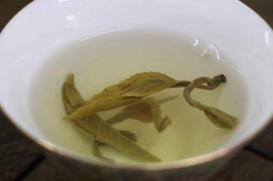 茉莉龍珠泡開(kāi)后為什么都是梗，茉莉龍珠泡開(kāi)后什么樣？