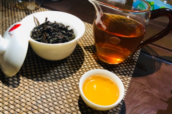 為什么喝巖茶會(huì)上火，巖茶喝多上火怎么辦？