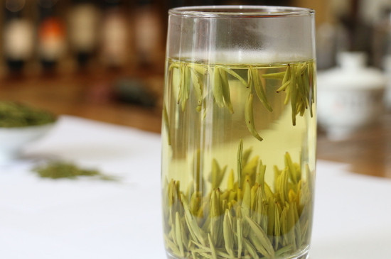 竹葉青茶泡不立起來怎么回事，竹葉青茶怎么泡立起來