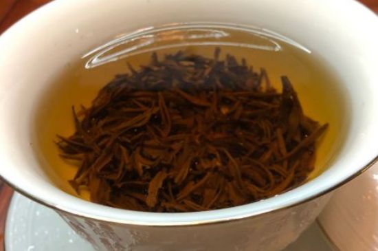 女人晚上喝紅茶好嗎，女人紅茶啥時候喝最好？