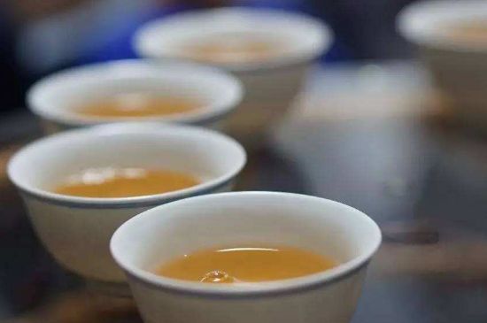 茯磚茶與普洱茶哪個好，茯茶和普洱茶口味區(qū)別