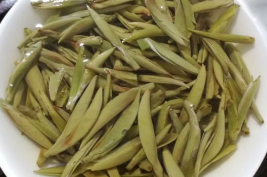 白毫銀針年份久的有什么香，陳年白毫銀針的香氣