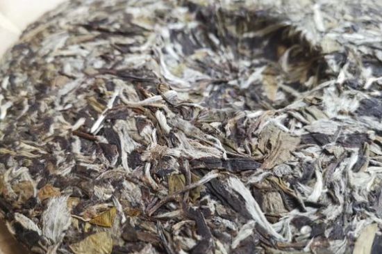 7年壽眉和2年白牡丹哪個(gè)好，老白茶壽眉與白牡丹的口感區(qū)別