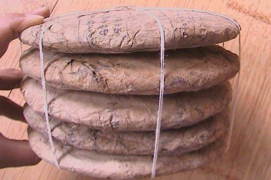 茯磚茶與普洱茶哪個好，茯茶和普洱茶口味區(qū)別