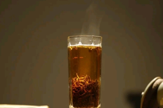 一天3杯紅茶抗癌，常飲紅茶對(duì)身體有好處！