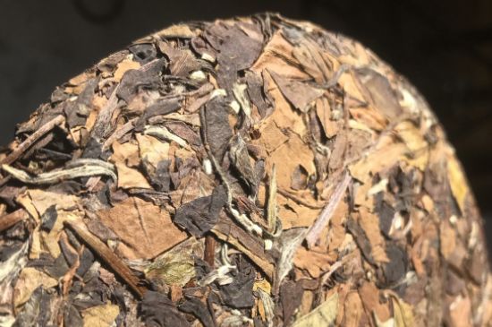 7年壽眉和2年白牡丹哪個(gè)好，老白茶壽眉與白牡丹的口感區(qū)別