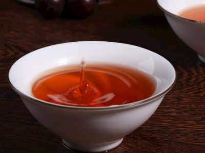 紅茶和綠茶的區(qū)別，常喝紅茶好還是綠茶好？